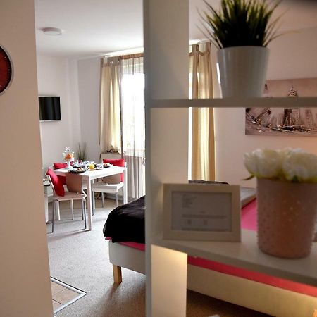 Апартаменти Studio Apartman D Сесвете Екстер'єр фото
