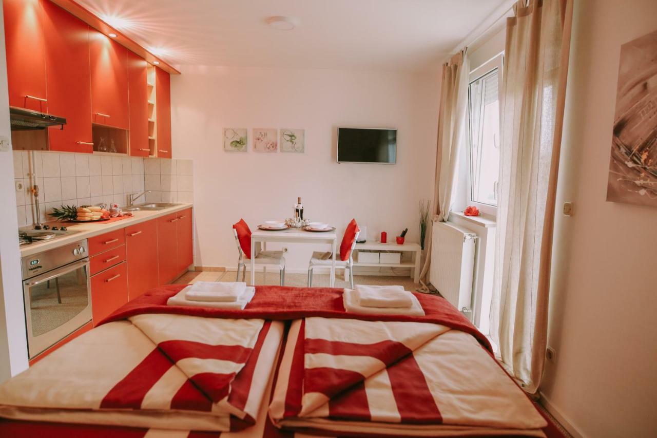 Апартаменти Studio Apartman D Сесвете Екстер'єр фото