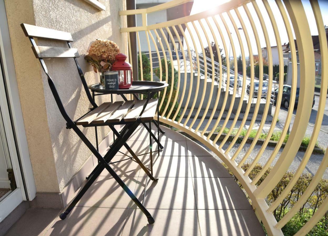 Апартаменти Studio Apartman D Сесвете Екстер'єр фото