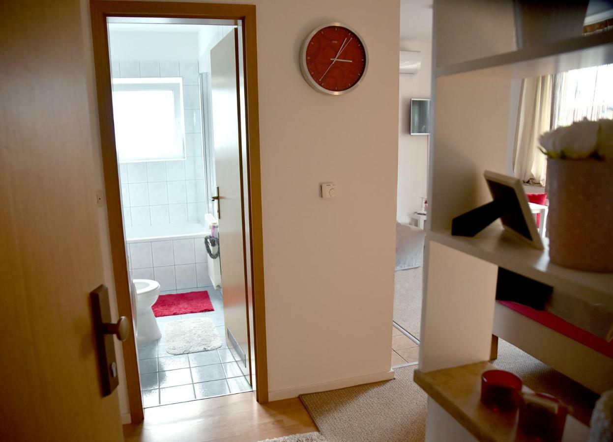 Апартаменти Studio Apartman D Сесвете Екстер'єр фото
