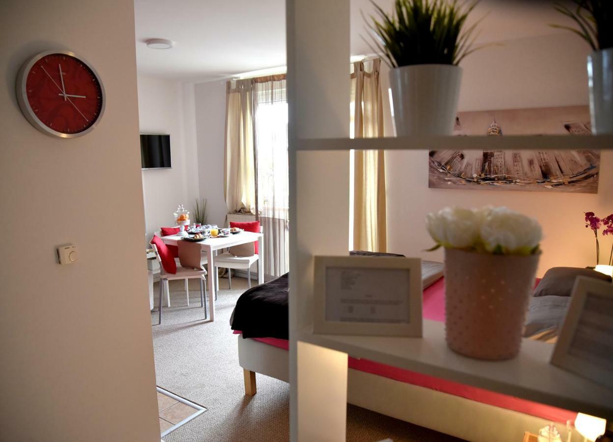 Апартаменти Studio Apartman D Сесвете Екстер'єр фото